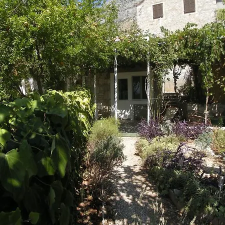Holiday Romantica Casa Jelsa (Hvar)